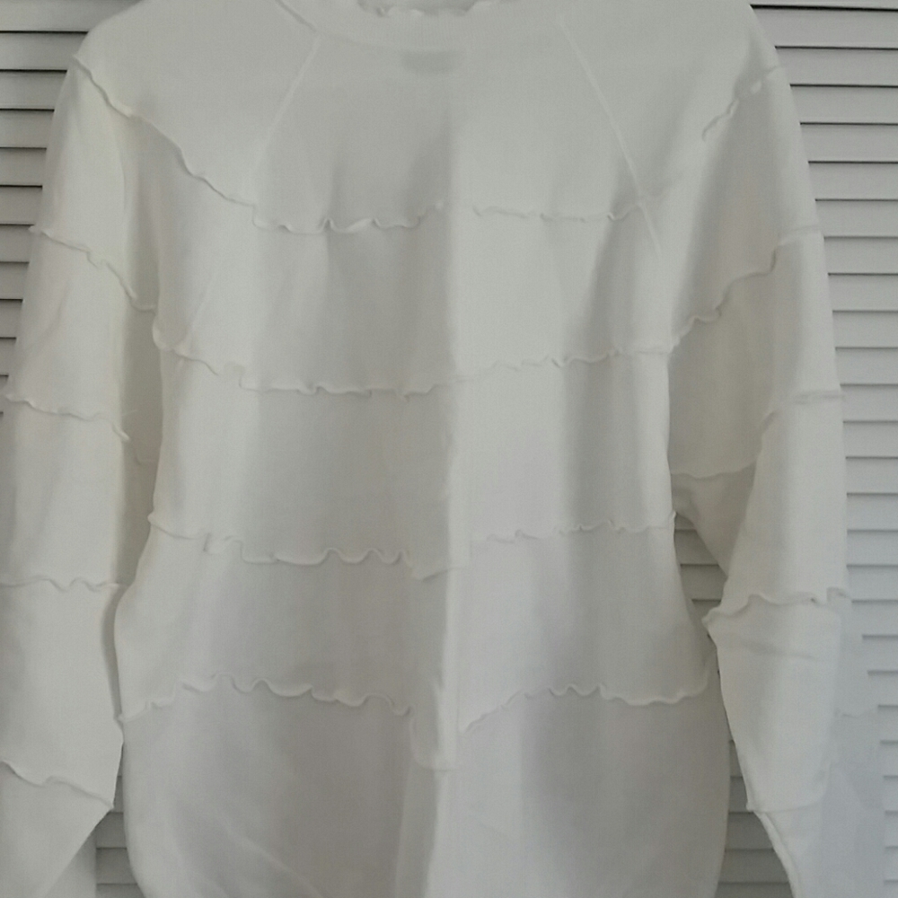Women's white sweat shirt